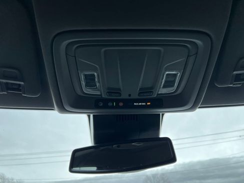 Used 2025 GMC Sierra 1500 SLT w/ SLT Convenience Package image 25