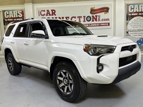 Used 2021 Toyota 4Runner TRD Off-Road Premium w/ Moonroof Package AWD/4WD image 11