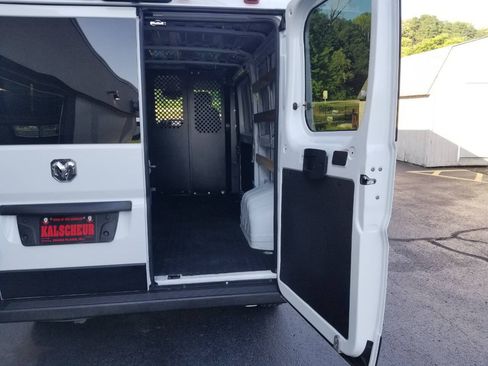 Used 2025 RAM ProMaster 2500 w/ U-Haul Equipment Group FWD image 17