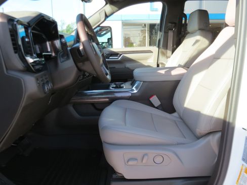 New 2026 Chevrolet Silverado 3500 LTZ w/ LTZ Convenience Package AWD/4WD image 19