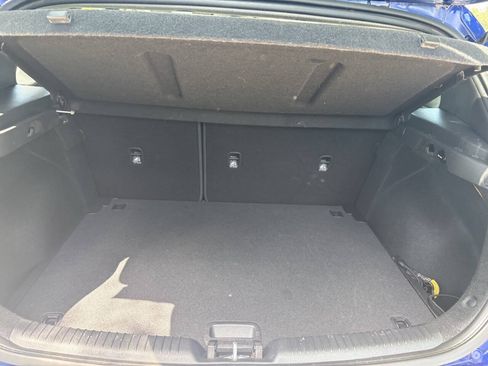 Used 2019 Hyundai Elantra GT FWD image 27