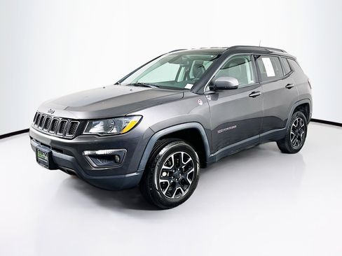Used 2019 Jeep Compass Trailhawk image 3