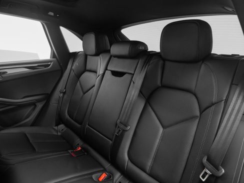 Used 2025 Porsche Macan image 39