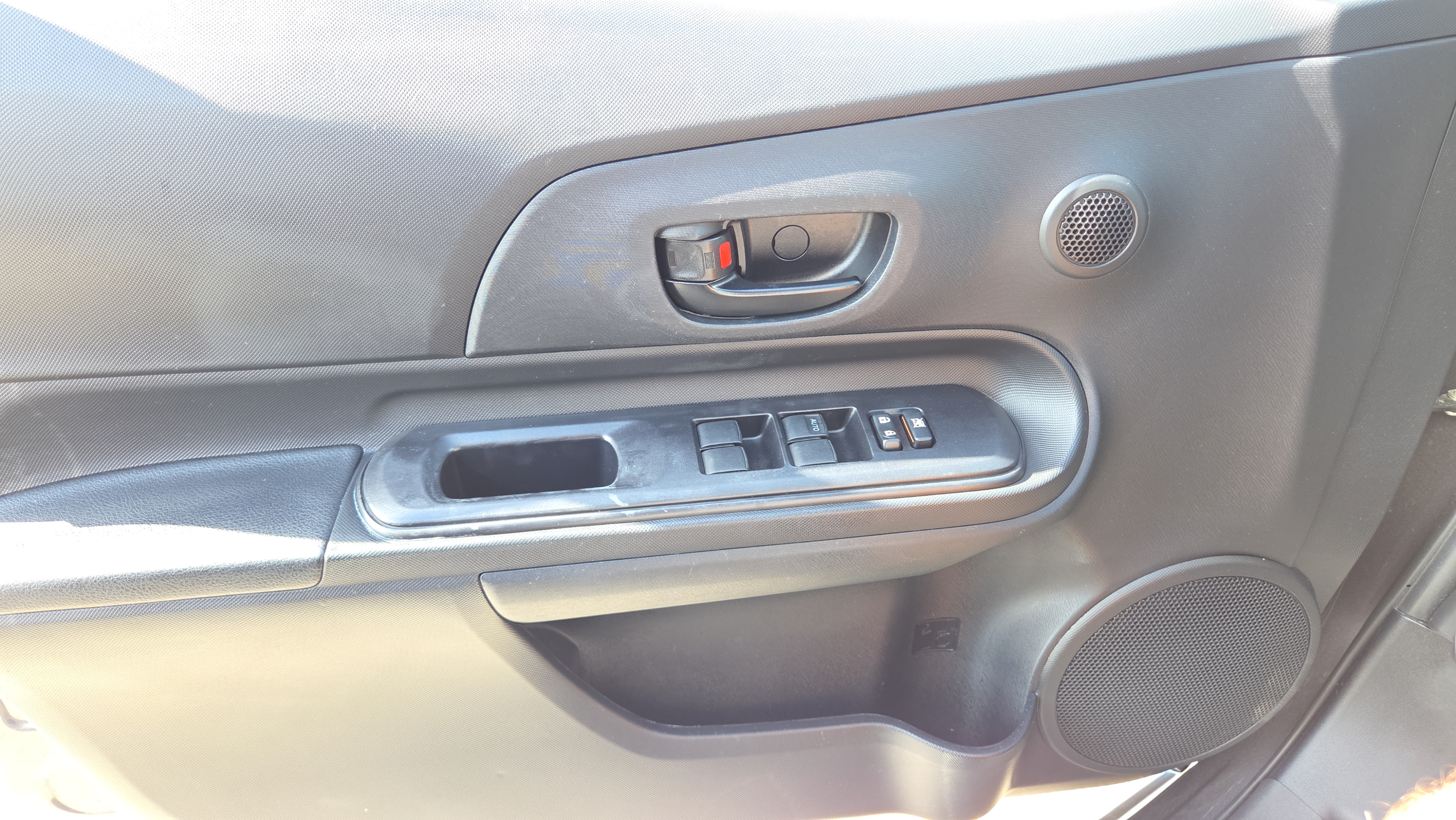 Used 2018 Toyota Prius C One FWD image 35