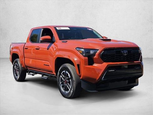 Certified 2025 Toyota Tacoma TRD Sport w/ TRD Sport Upgrade Package AWD/4WD image 3