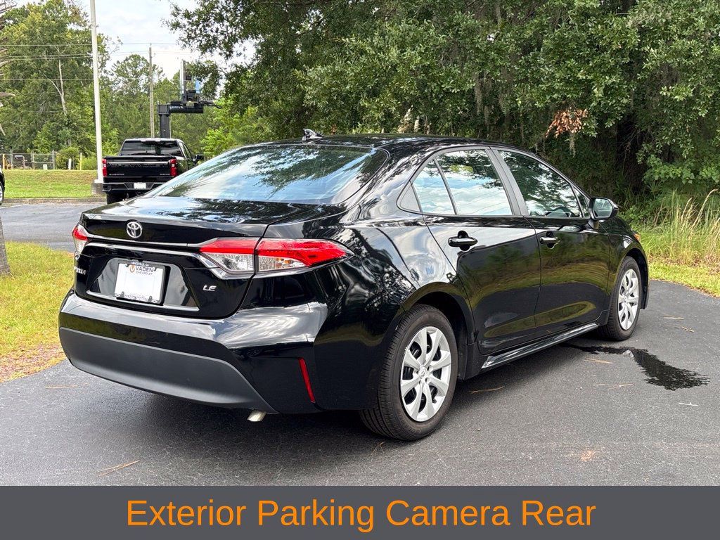 Used 2024 Toyota Corolla LE FWD image 5