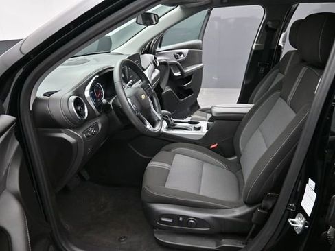 Used 2025 Chevrolet Blazer LT FWD image 26