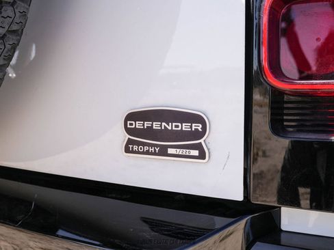 Used 2023 Land Rover Defender 90 X-Dynamic SE AWD/4WD image 96