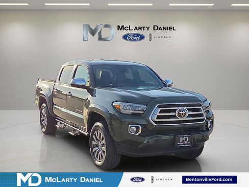 Used 2021 Toyota Tacoma Limited image 1
