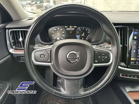 Used 2022 Volvo S60 B5 Inscription image 16