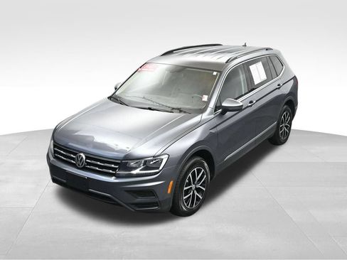 Used 2021 Volkswagen Tiguan SE AWD/4WD image 34