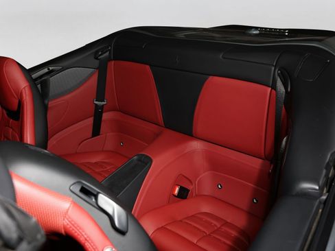 Used 2019 Ferrari Portofino RWD image 6