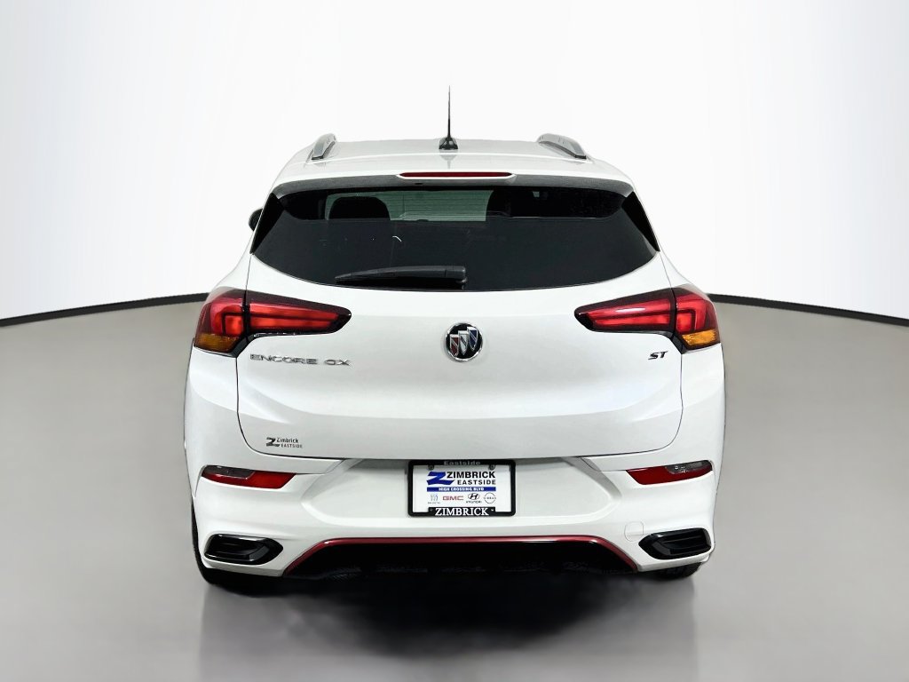 Used 2022 Buick Encore GX Select w/ Sport Touring Package FWD image 6