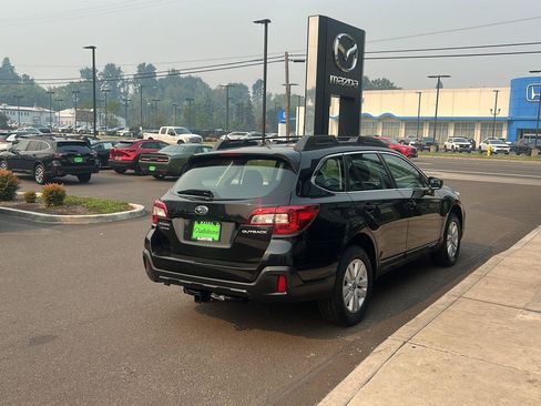 Used 2019 Subaru Outback 2.5i AWD/4WD image 3