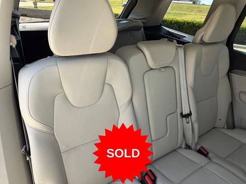 Certified 2025 Volvo XC90 T8 Plus AWD/4WD image 33