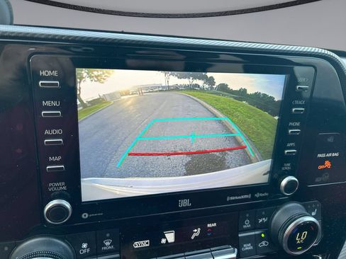 Used 2022 Toyota Highlander XSE FWD image 24