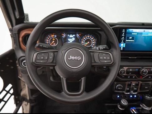 Used 2025 Jeep Wrangler Sport image 23