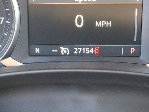 Used 2024 GMC Terrain SLT image 18