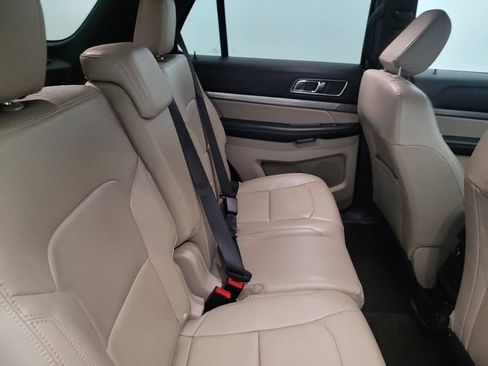 Used 2018 Ford Explorer XLT w/ Equipment Group 202A image 19