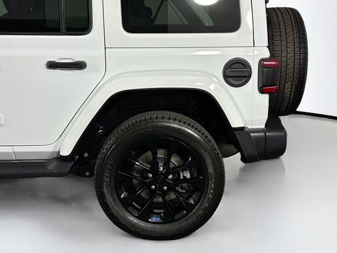 Used 2023 Jeep Wrangler Unlimited Sahara w/ Cold Weather Group AWD/4WD image 40
