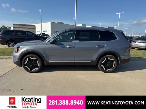 Used 2025 Kia Telluride S FWD image 4