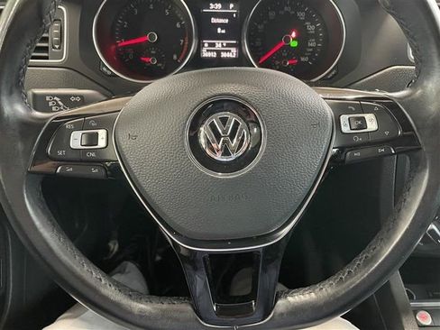 Used 2017 Volkswagen Jetta SE image 14
