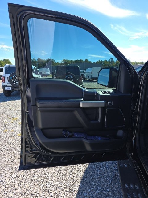 Used 2018 Ford F150 Lariat w/ Equipment Group 502A Luxury AWD/4WD image 8
