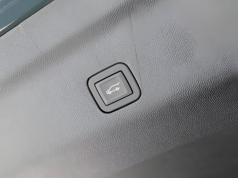 New 2026 GMC Yukon XL AT4 Ultimate w/ LPO, Floor Liner Package image 31