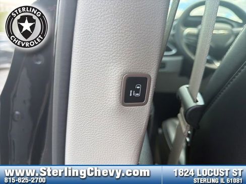 Used 2024 Chrysler Pacifica Touring-L FWD image 30