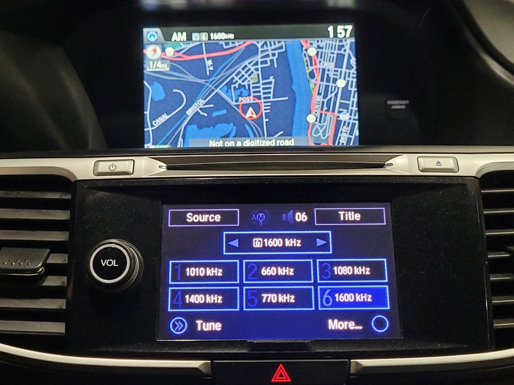 Used 2015 Honda Accord Touring image 25