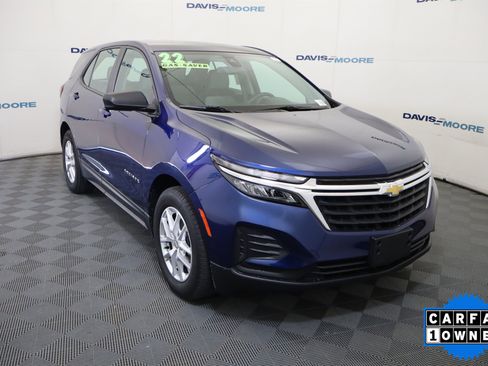 Used 2022 Chevrolet Equinox LS image 3