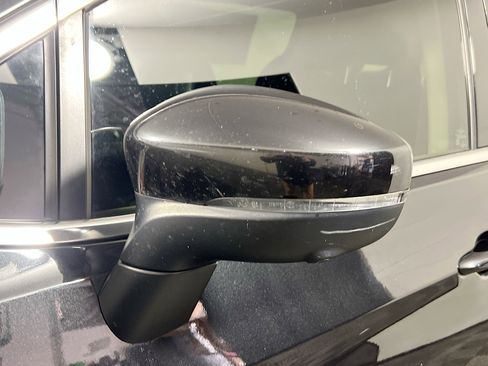 Used 2023 Chrysler Pacifica Touring-L image 12