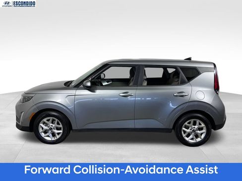 Used 2023 Kia Soul LX w/ LX Technology Package FWD image 2