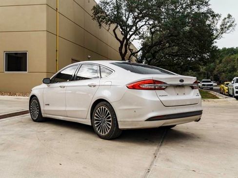 Used 2018 Ford Fusion SE w/ Equipment Group 602A image 4