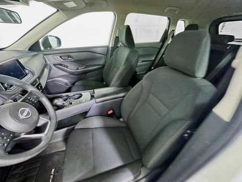 Used 2024 Nissan Rogue S FWD image 13