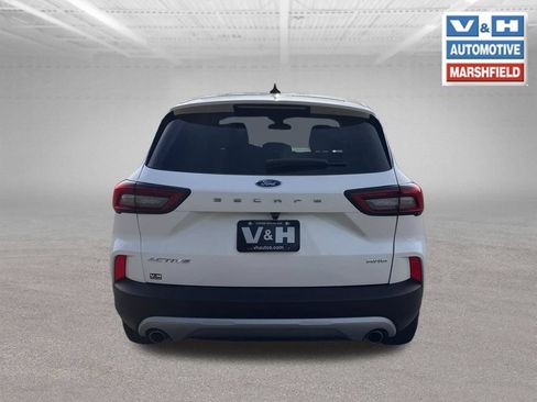 Used 2023 Ford Escape Active AWD/4WD image 3