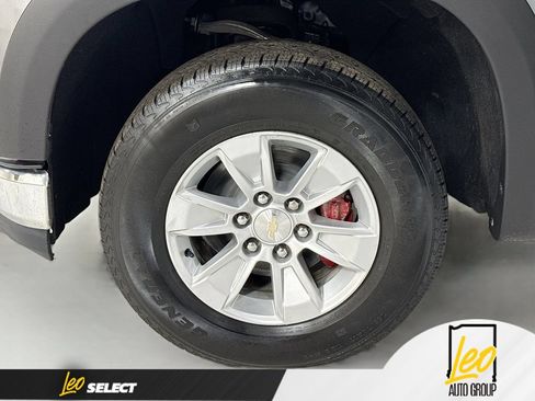 Used 2021 Chevrolet Silverado 1500 LT AWD/4WD image 33