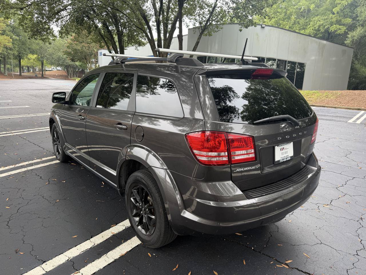 Used 2020 Dodge Journey SE w/ Blacktop Package FWD image 7