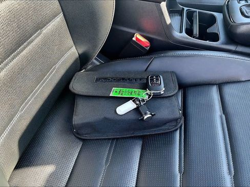 Used 2024 Honda CR-V EX-L image 11