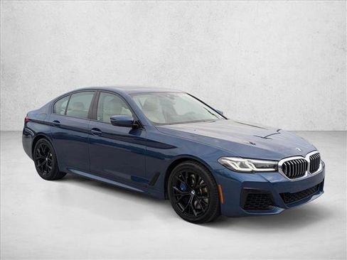 Used 2023 BMW 540i w/ M Sport Package image 3