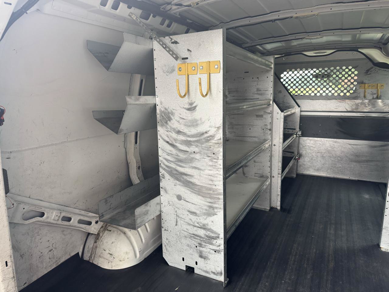 Used 2014 Chevrolet Express 2500 RWD image 13
