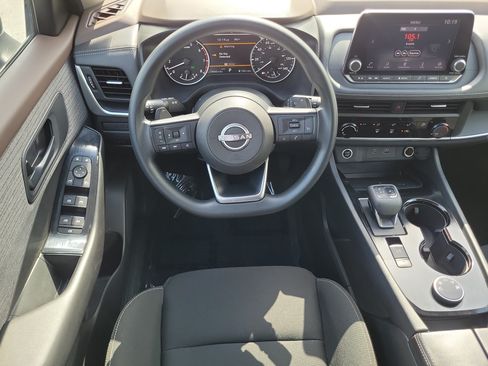 Used 2023 Nissan Rogue S AWD/4WD image 20
