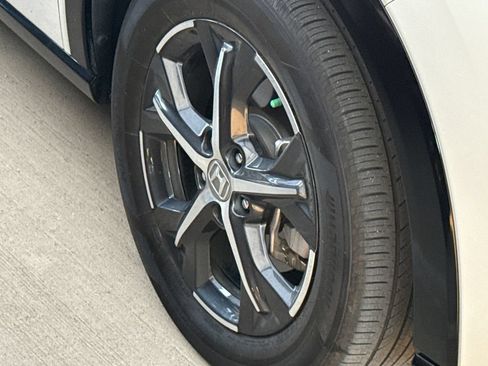 Used 2024 Honda HR-V EX-L image 5