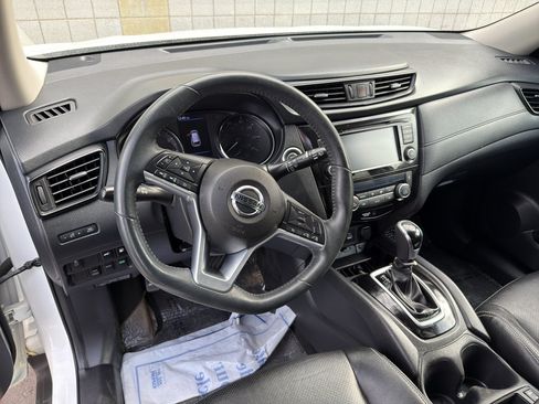Used 2018 Nissan Rogue SV AWD/4WD image 7