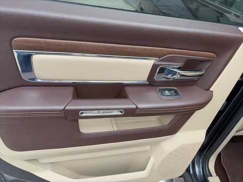 Used 2017 RAM 1500 Laramie w/ Convenience Group AWD/4WD image 12