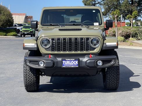 New 2026 Jeep Wrangler Unlimited Rubicon AWD/4WD image 2
