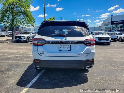 Used 2025 Honda Pilot Black Edition image 7