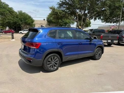 Used 2023 Volkswagen Taos S FWD image 5