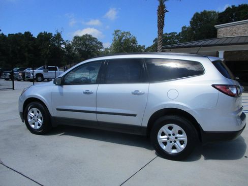 Used 2015 Chevrolet Traverse LS FWD image 3
