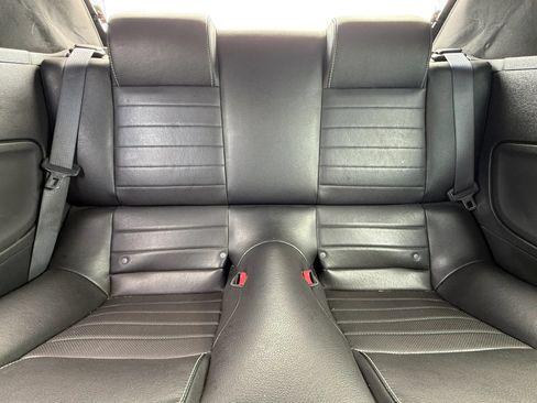 Used 2010 Ford Mustang Convertible RWD image 22